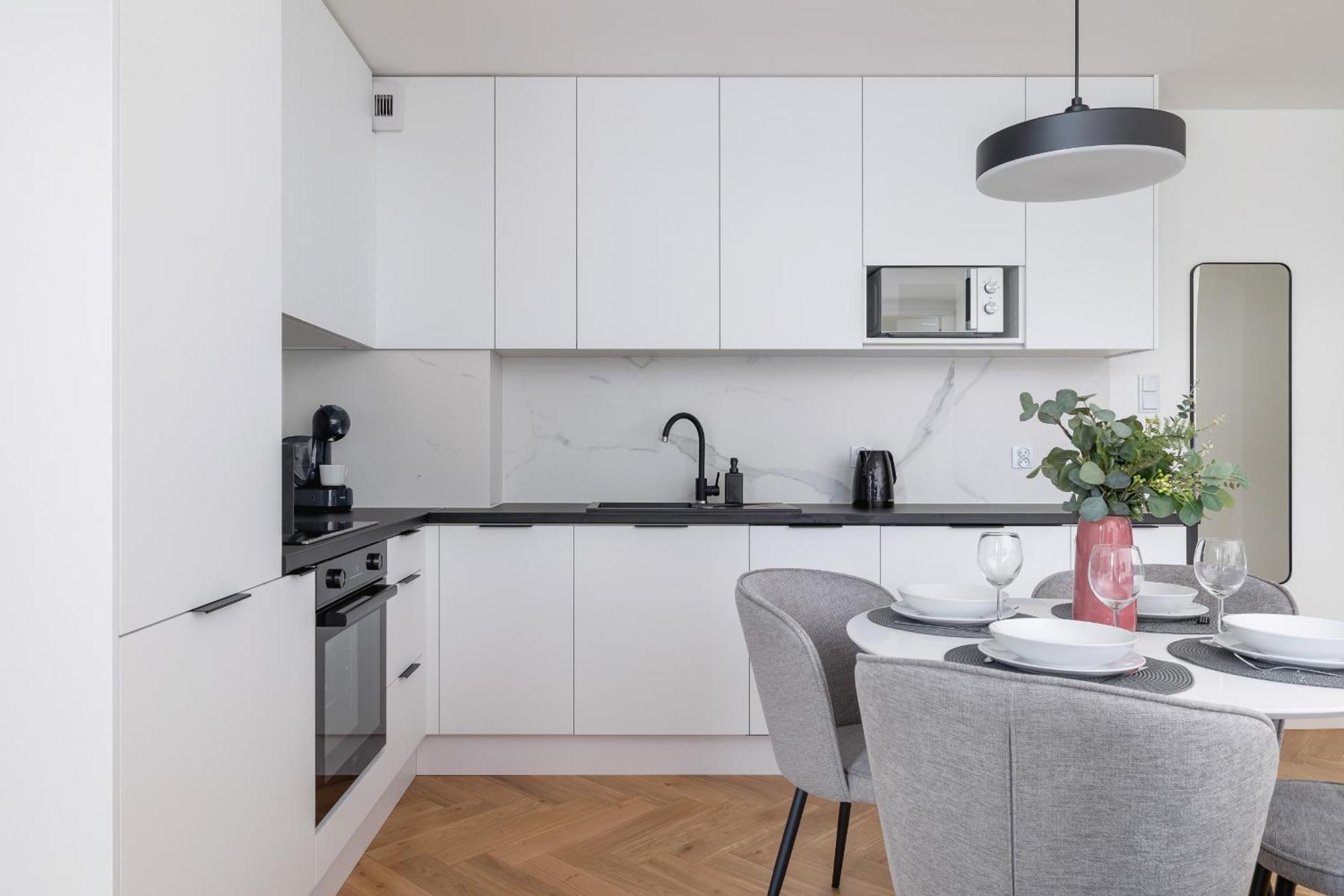 Lux Apartments Kosciuszki 39 With Parking By Renters Prestige Krakow Exterior photo